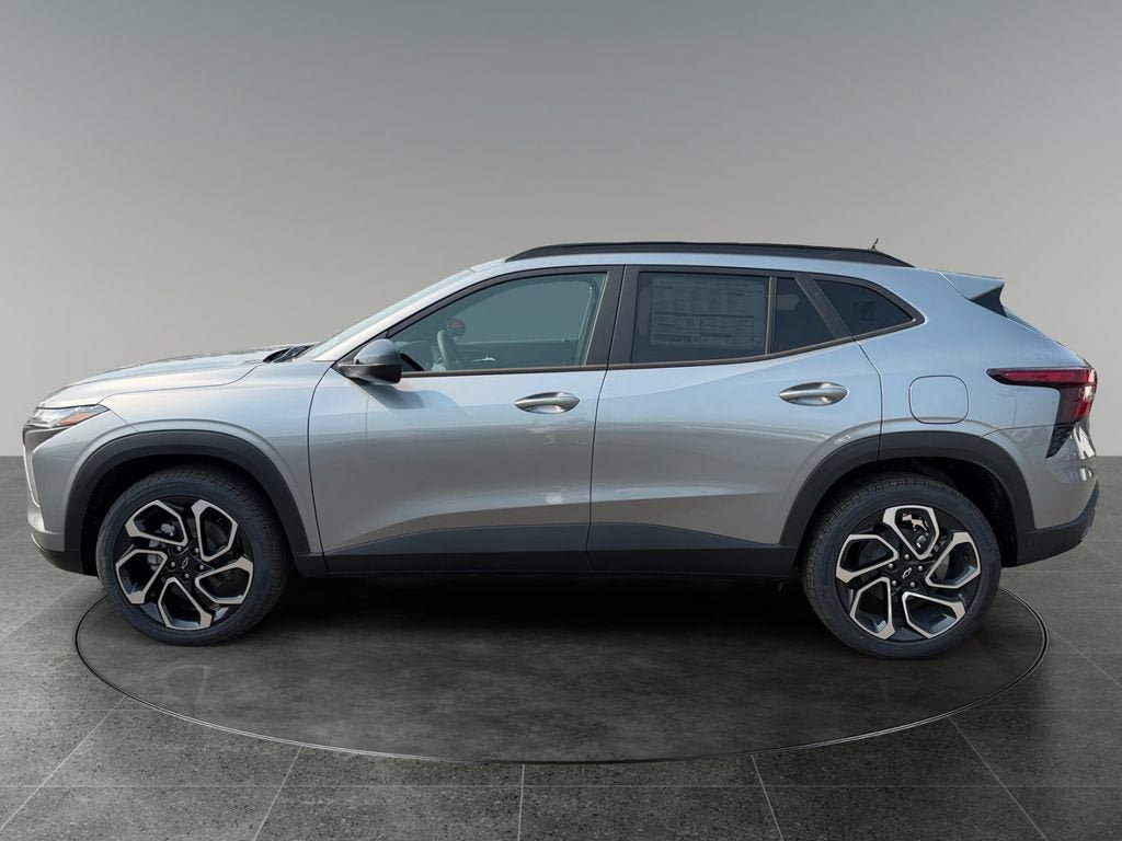 New 2026 Chevrolet Trax RS w/ Sunroof Package FWD image 5
