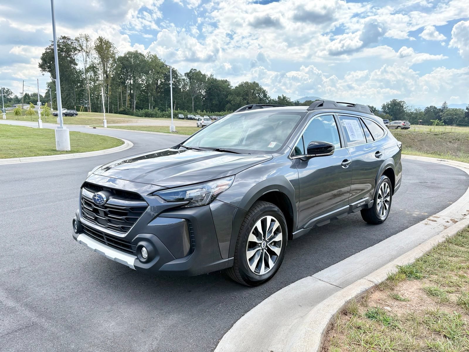 Certified 2024 Subaru Outback Limited XT AWD/4WD image 3