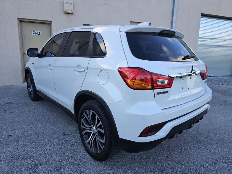 Used 2018 Mitsubishi Outlander Sport ES image 2