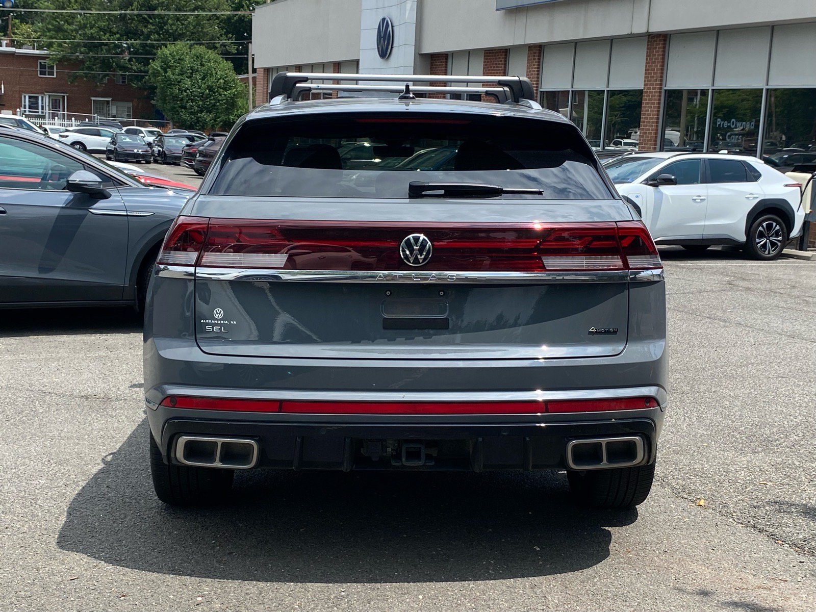Used 2024 Volkswagen Atlas Cross Sport SEL R-Line AWD/4WD image 3