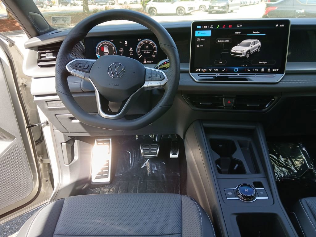 New 2026 Volkswagen Tiguan SE R-Line image 13
