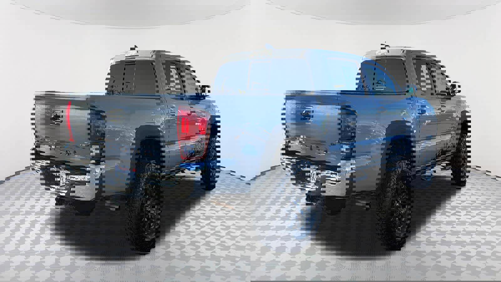 Used 2020 Toyota Tacoma SR5 RWD image 5