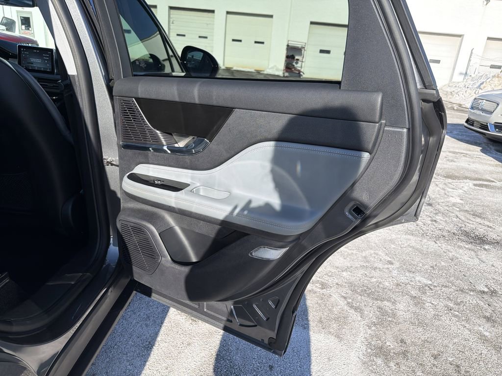 Used 2022 Lincoln Corsair Grand Touring image 16