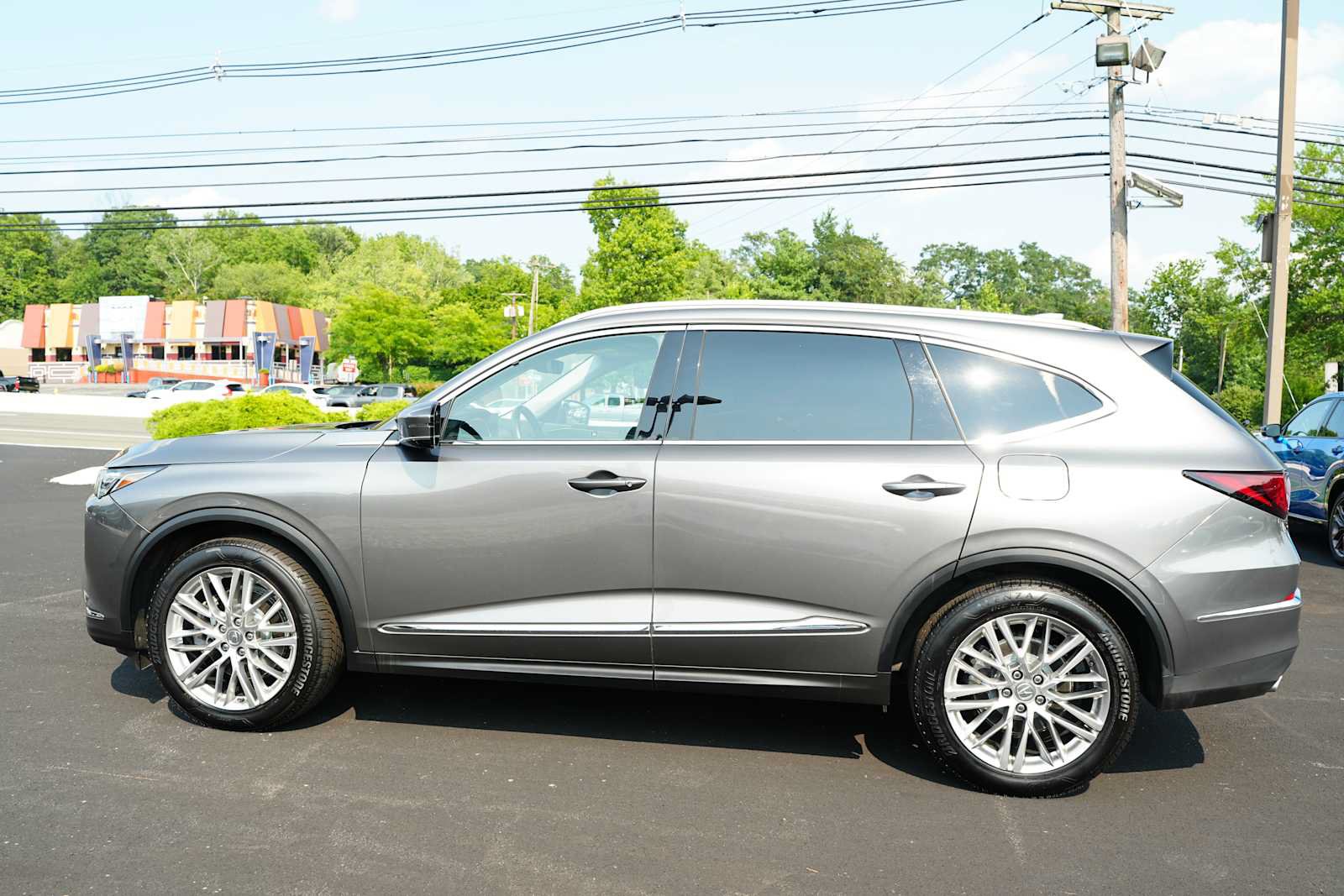 Certified 2023 Acura MDX w/ Advance Package AWD/4WD image 4