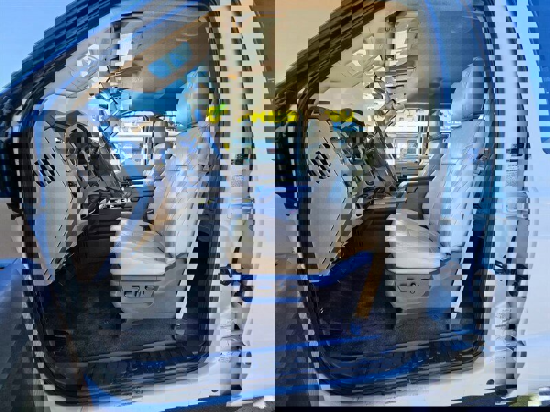 Used 2013 Ford F350 Lariat image 11