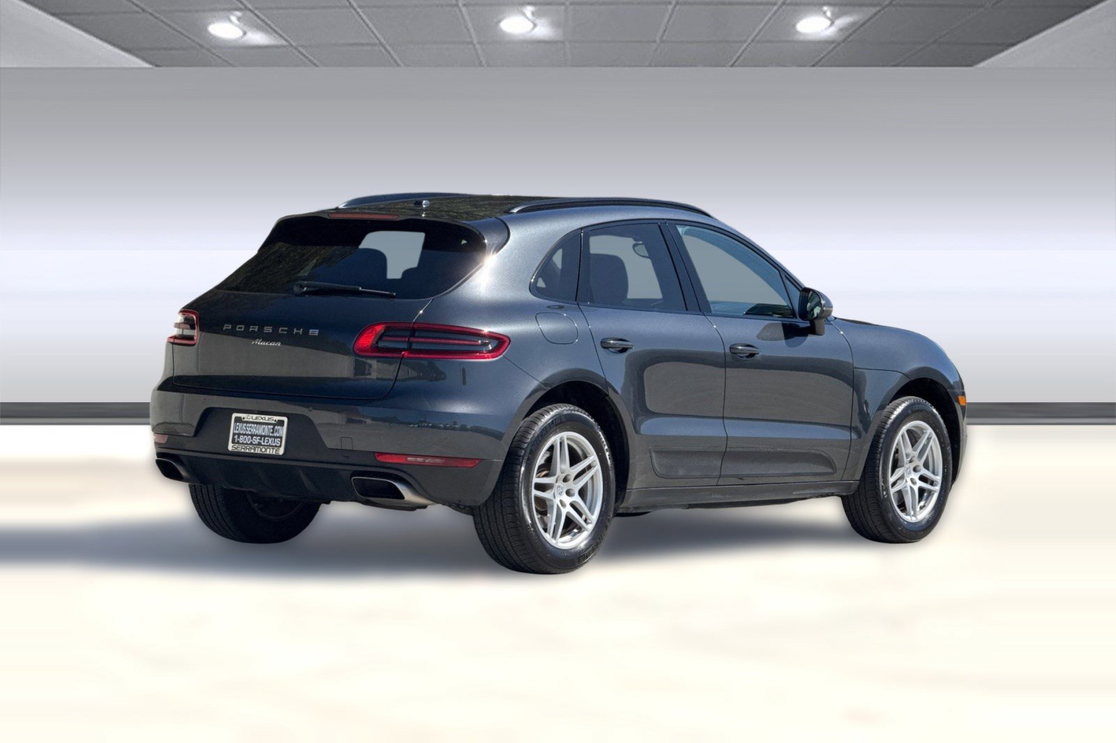 Used 2017 Porsche Macan AWD/4WD image 8