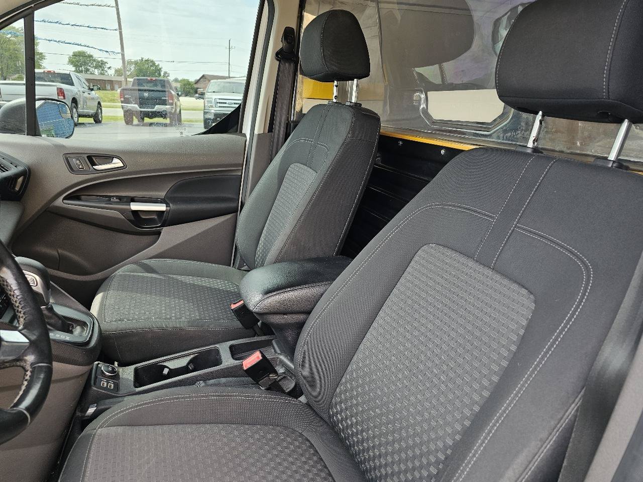 Used 2019 Ford Transit Connect XLT FWD image 4