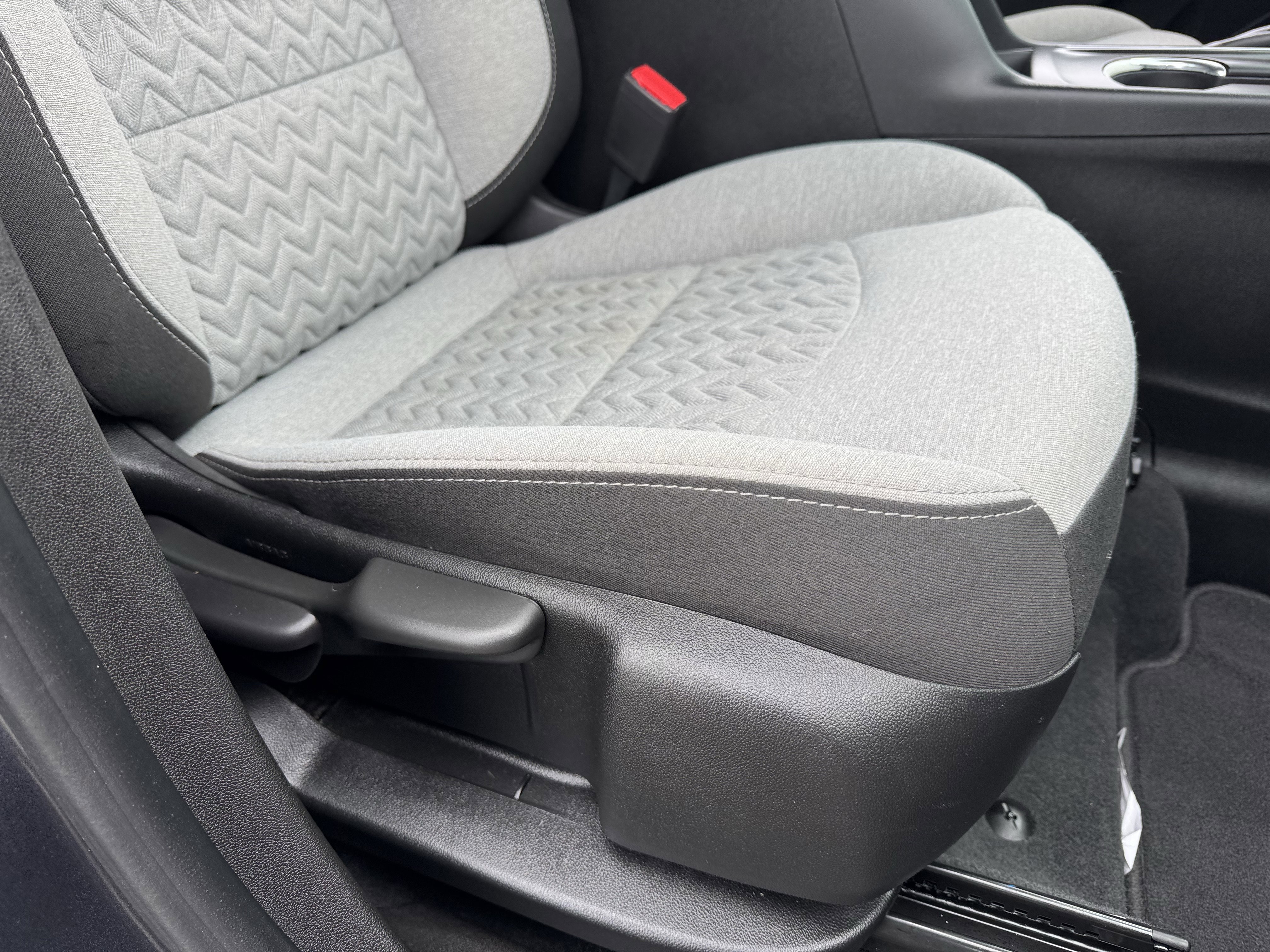 Used 2022 Chevrolet Equinox LS AWD/4WD image 24