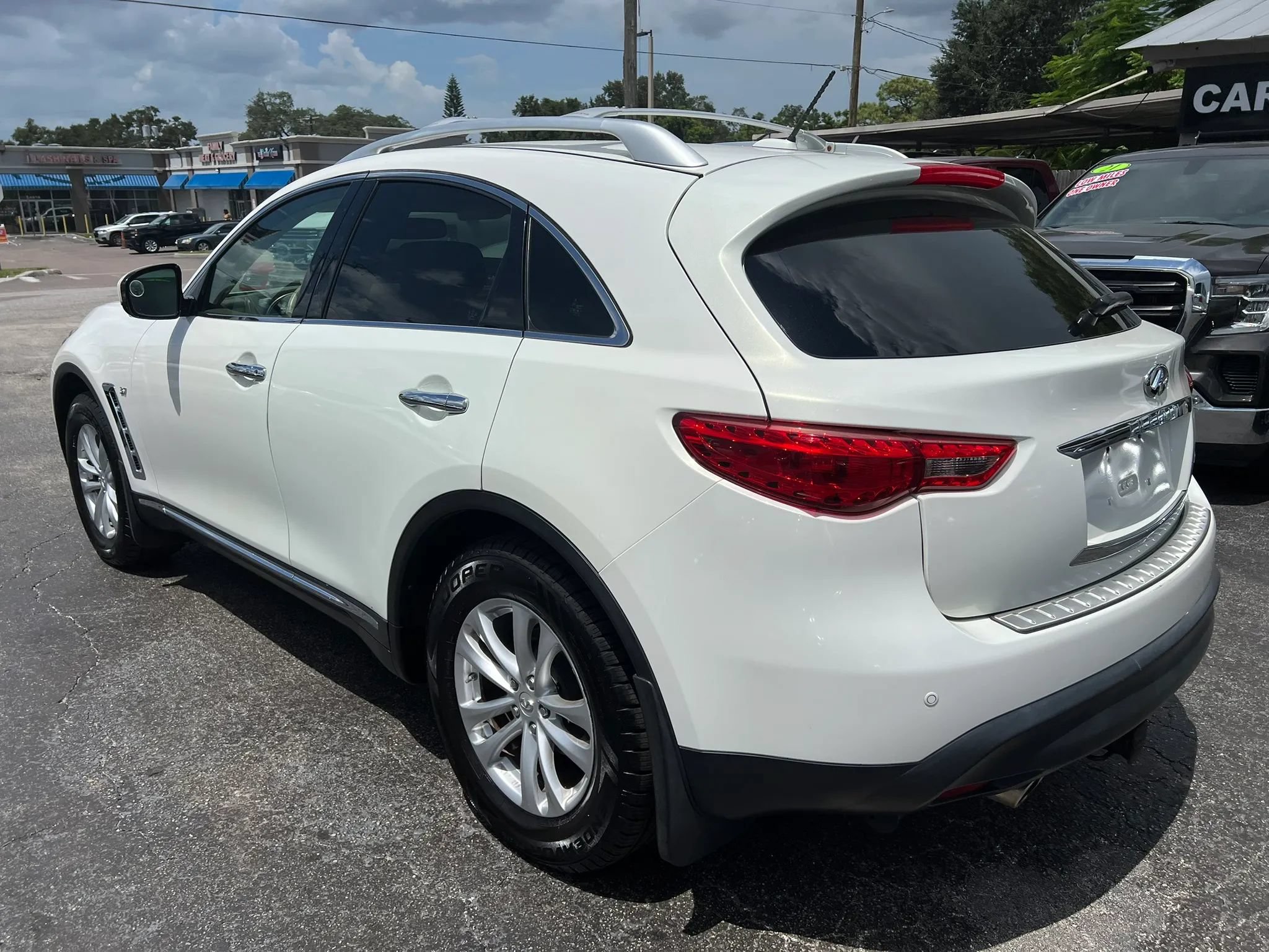 Used 2014 INFINITI QX70 AWD w/ Premium Package image 7