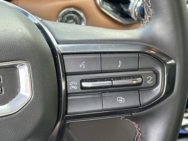 Used 2025 GMC Canyon AT4 image 29