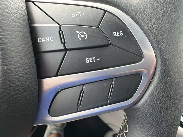 Used 2023 Chrysler Voyager LX FWD image 27