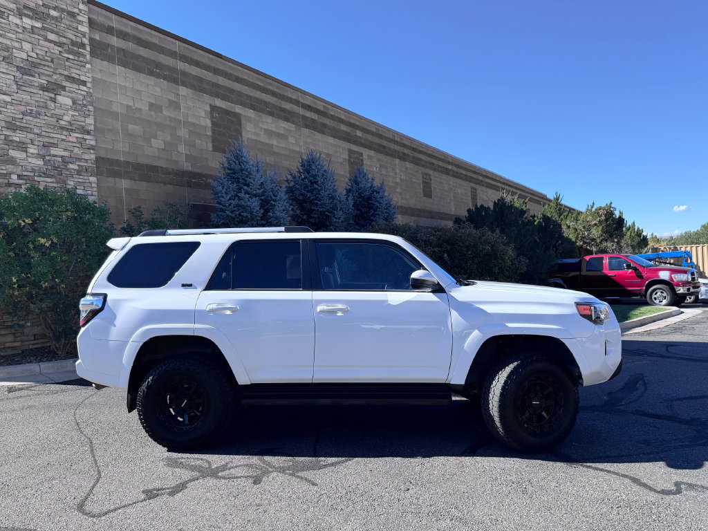 Used 2022 Toyota 4Runner SR5 AWD/4WD image 6