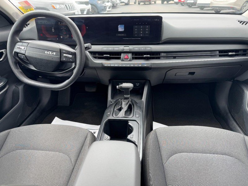 Used 2025 Kia K4 FWD image 11