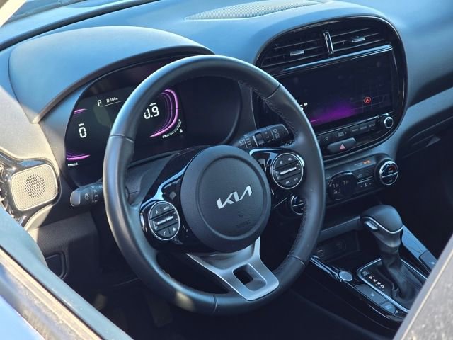 Used 2024 Kia Soul EX image 16