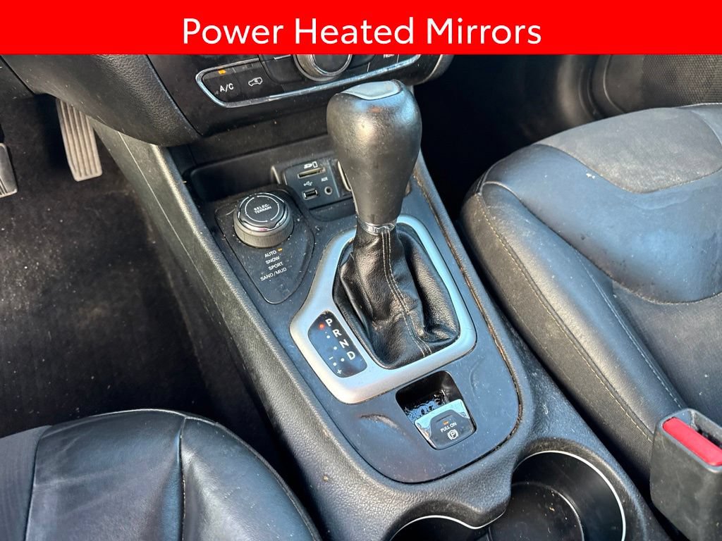 Used 2018 Jeep Cherokee Latitude Plus w/ Cold Weather Group AWD/4WD image 7