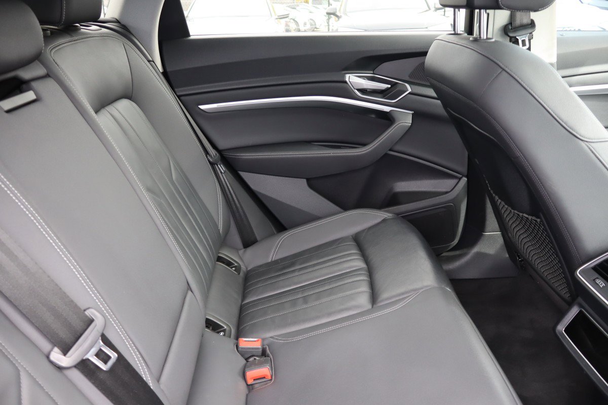 Used 2021 Audi e-tron Premium w/ Convenience Plus Package image 14
