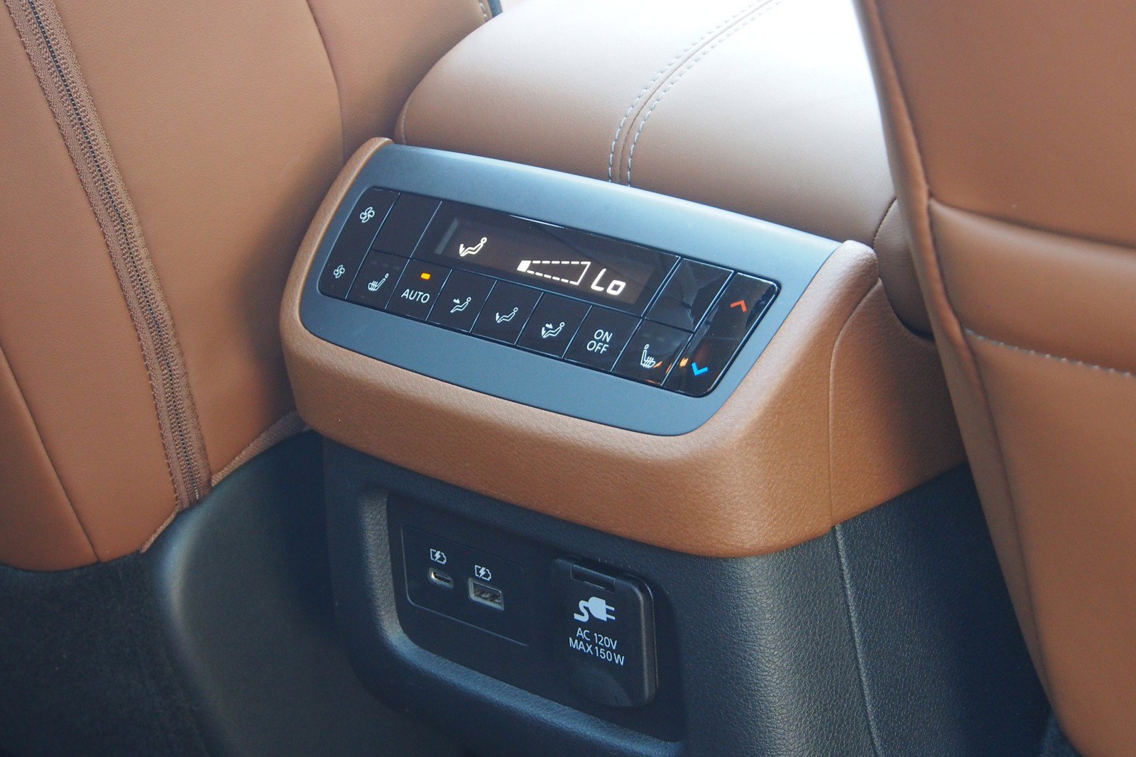 Used 2024 Nissan Pathfinder Platinum w/ Cargo Package FWD image 15
