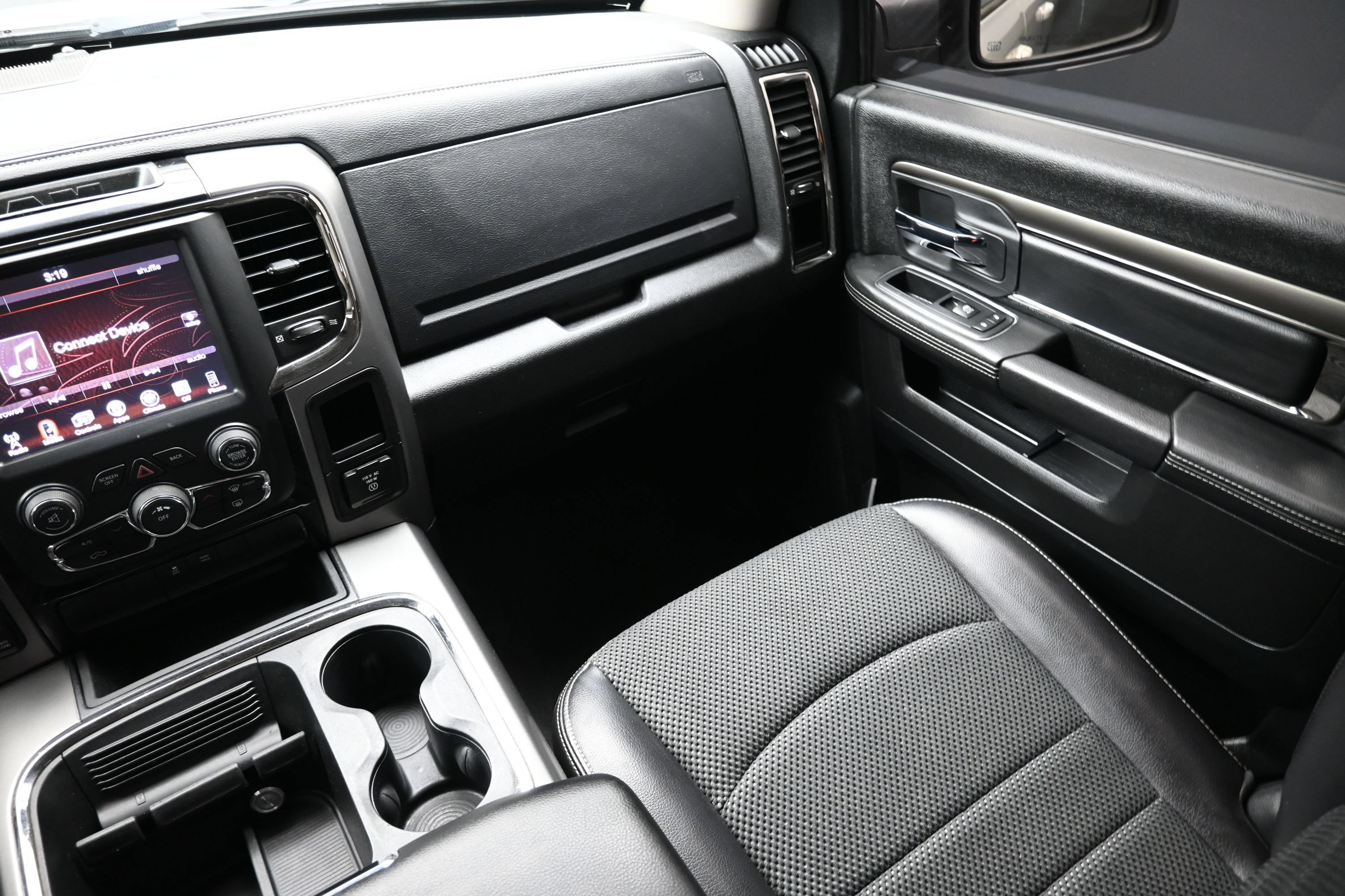 Used 2016 RAM 1500 Sport AWD/4WD image 28