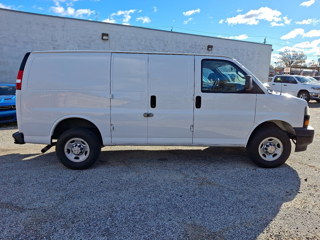 Used 2023 Chevrolet Express 2500 w/ Driver Convenience Package image 6