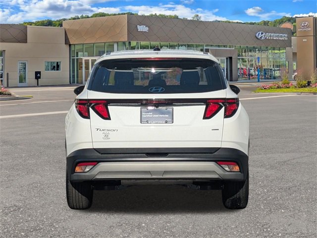 Certified 2025 Hyundai Tucson SE image 4