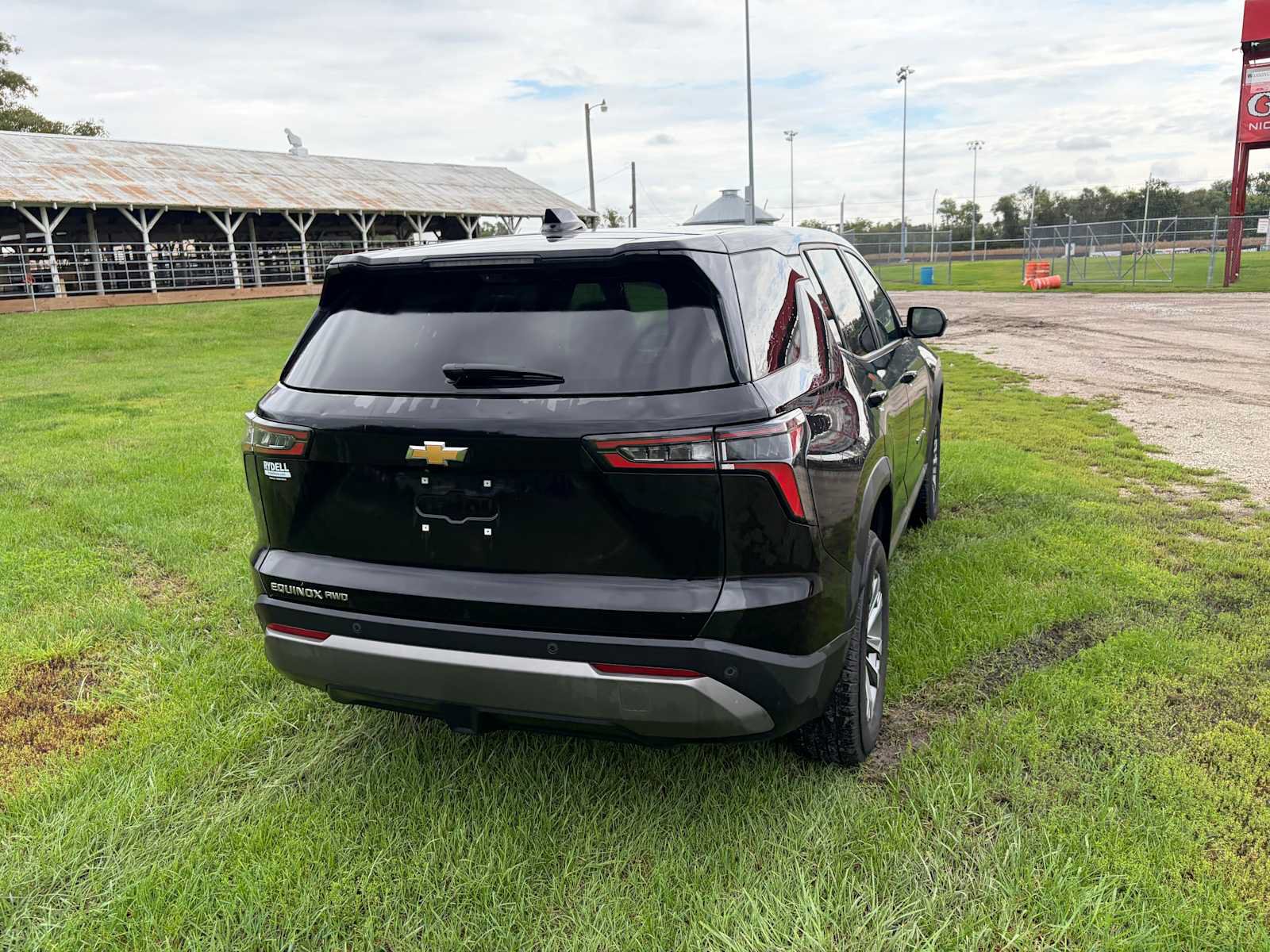 Used 2025 Chevrolet Equinox LT w/ Safety and Technology Package AWD/4WD image 3