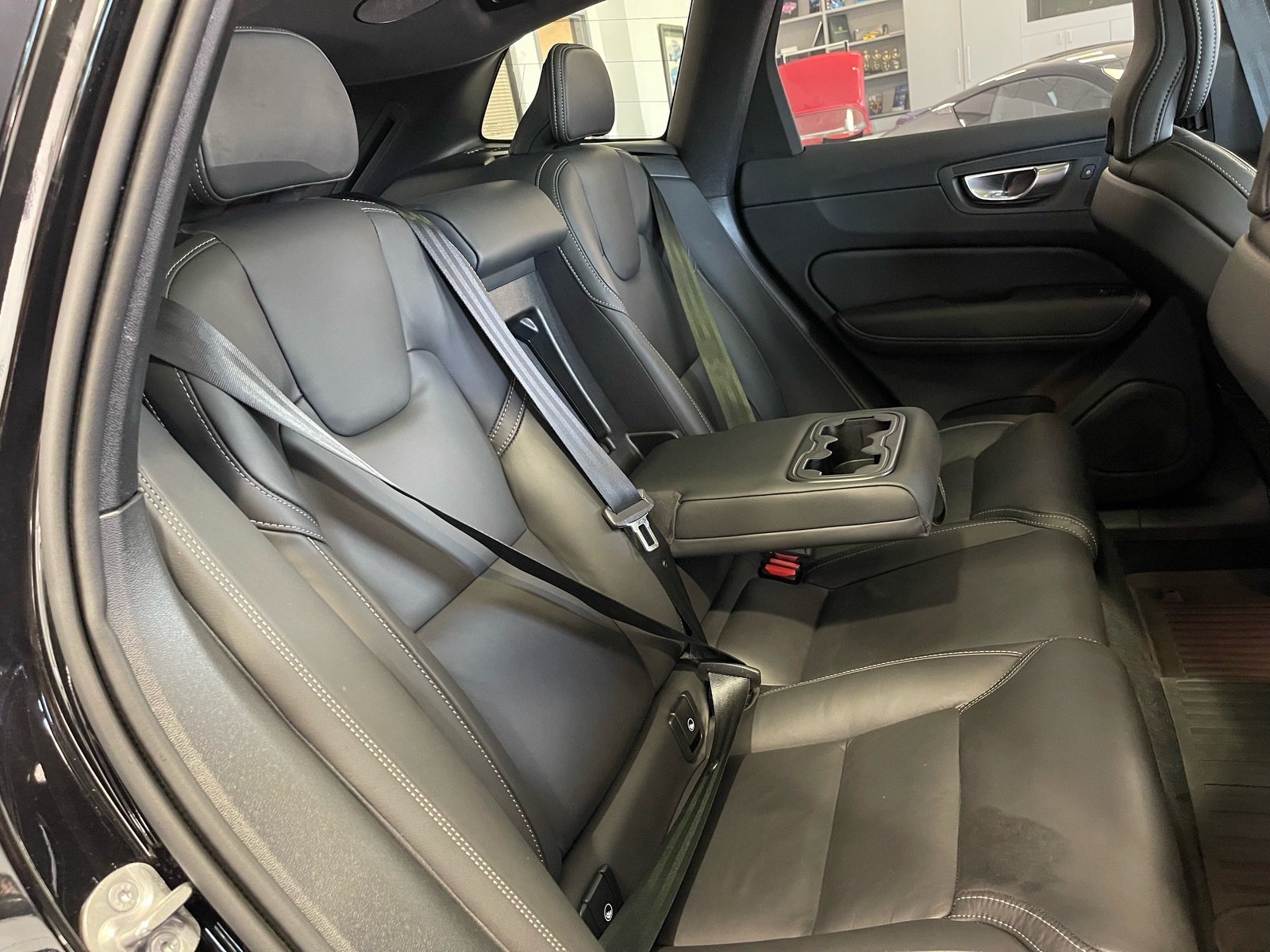 Used 2025 Volvo XC60 B5 Ultra w/ Climate Package AWD/4WD image 45