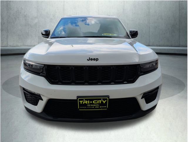 Used 2023 Jeep Grand Cherokee Limited w/ Black Appearance Package AWD/4WD image 11