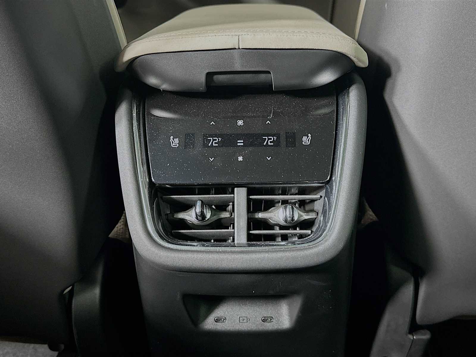 Used 2025 Volvo EX90 Plus image 23