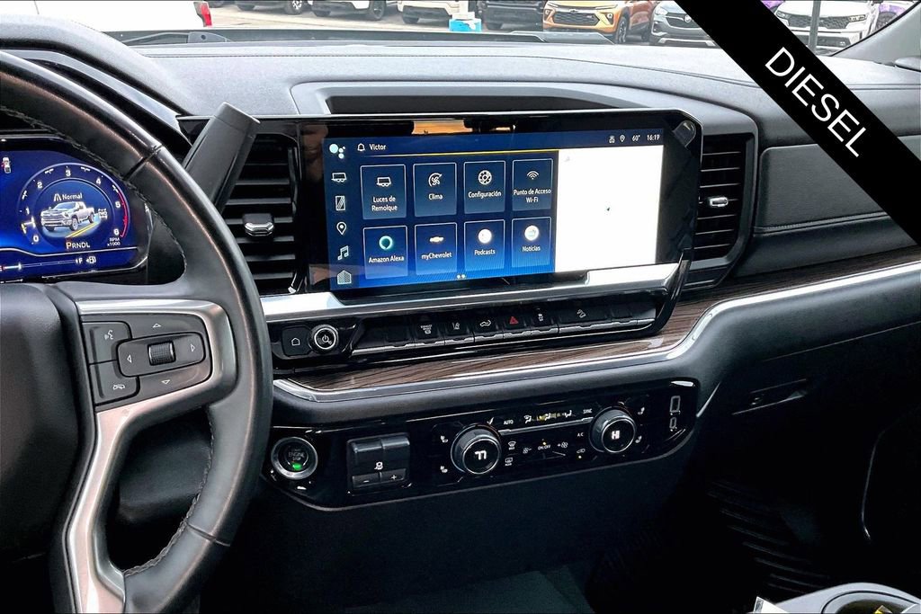 Used 2024 Chevrolet Silverado 2500 LT w/ Convenience Package image 10