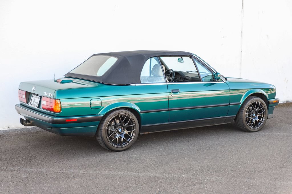 Used 1992 BMW 325i Convertible RWD image 50