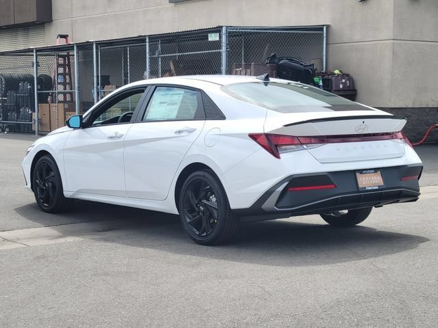New 2026 Hyundai Elantra SEL Sport FWD image 3