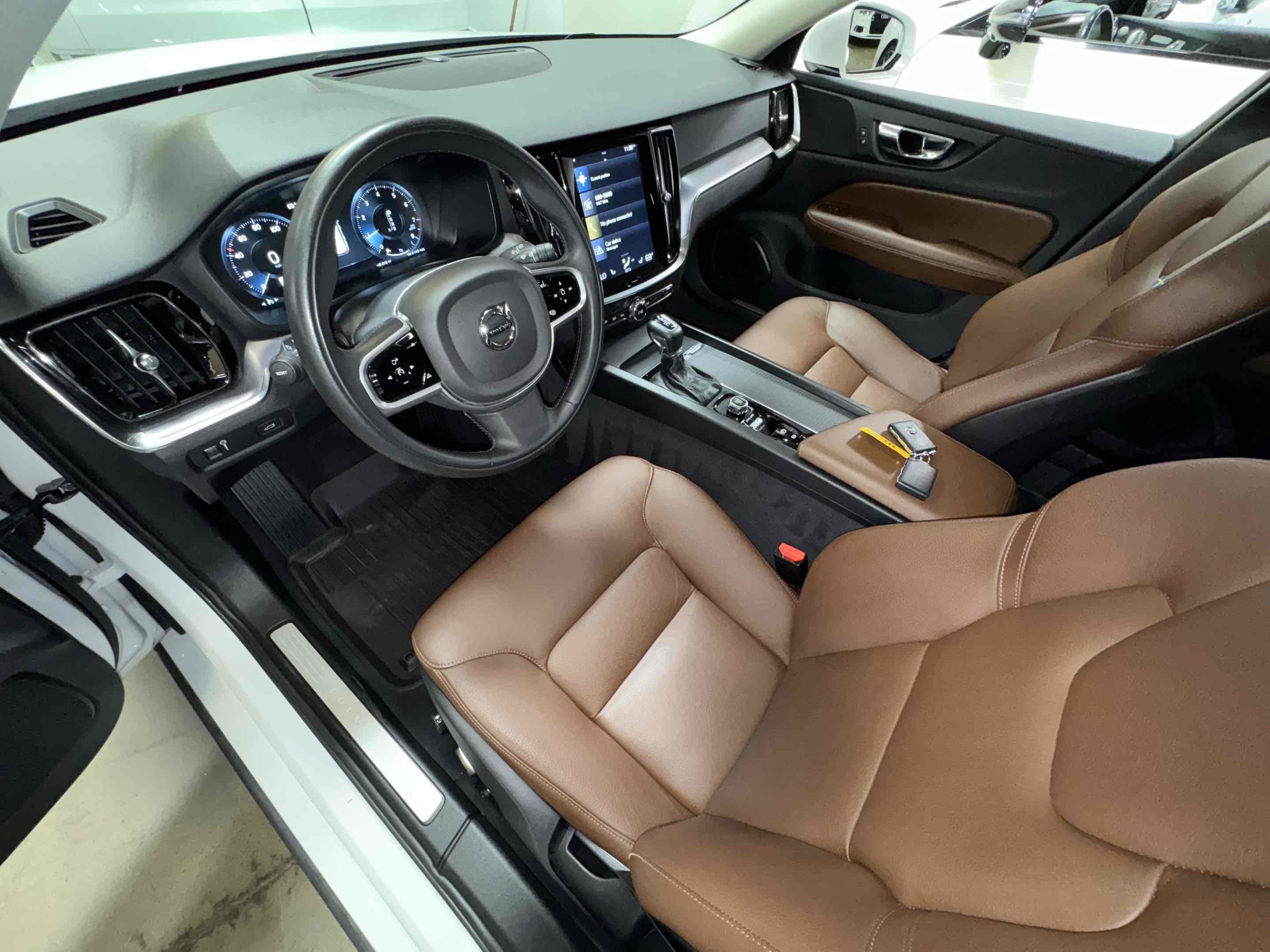 Used 2020 Volvo V60 T5 Momentum w/ Protection Package FWD image 61