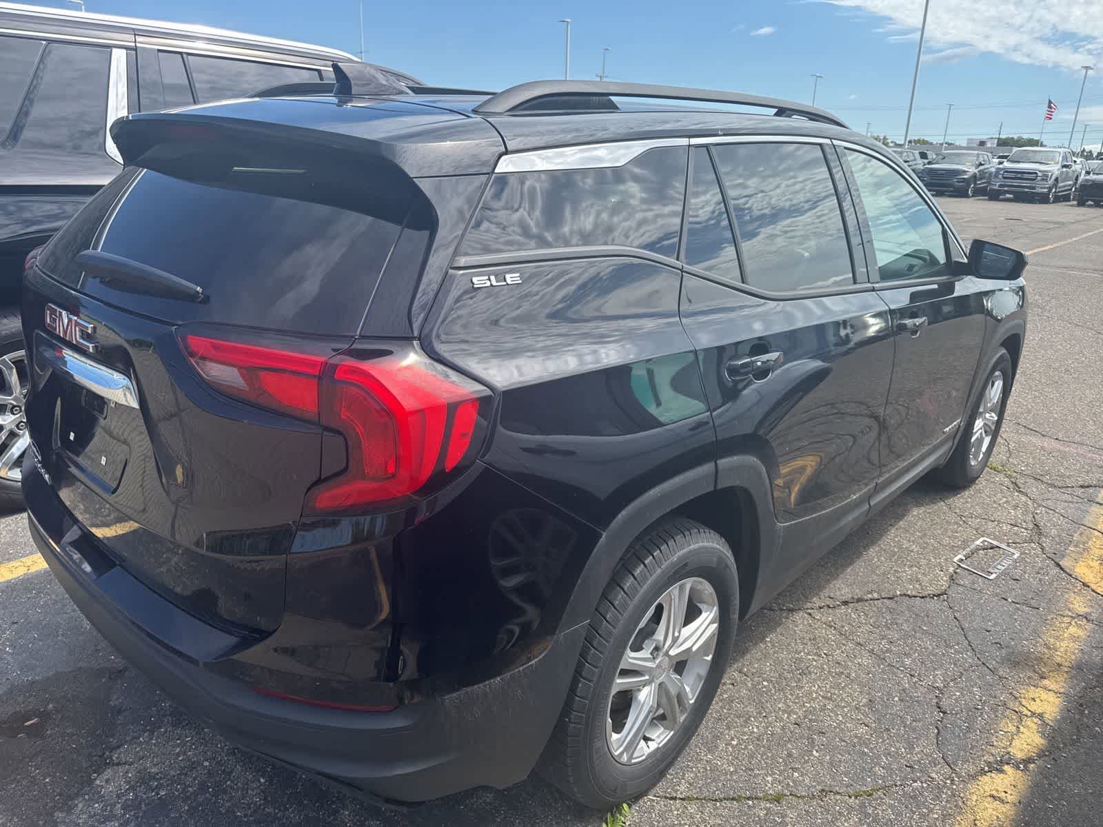 Used 2020 GMC Terrain SLE w/ Driver Convenience Package FWD image 12