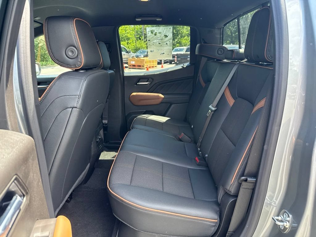 New 2026 GMC Canyon AT4 w/ Nightfall Essentials Package AWD/4WD image 11