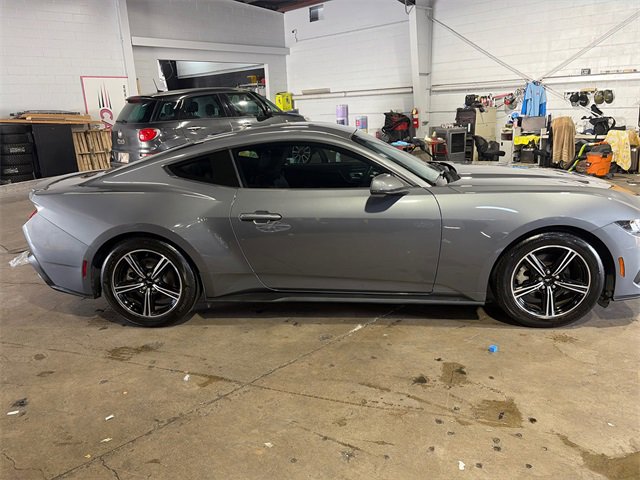 Used 2024 Ford Mustang Premium image 3