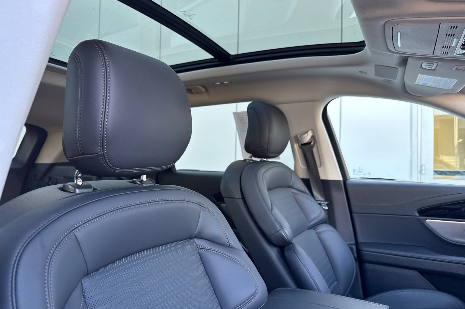 Used 2026 Lincoln Nautilus Reserve AWD/4WD image 17