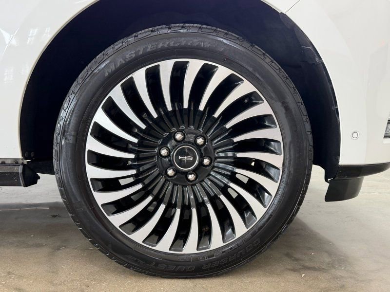 Used 2020 Lincoln Navigator L Black Label AWD/4WD image 10