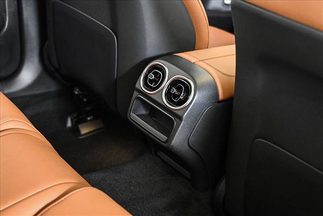 New 2026 Mercedes-Benz C 300 4MATIC Sedan image 19