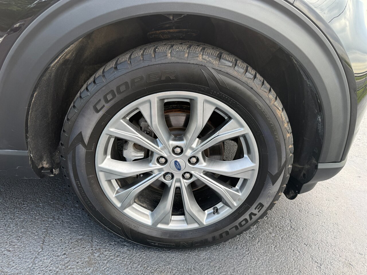 Used 2022 Ford Explorer Limited w/ Class IV Trailer Tow Package AWD/4WD image 31