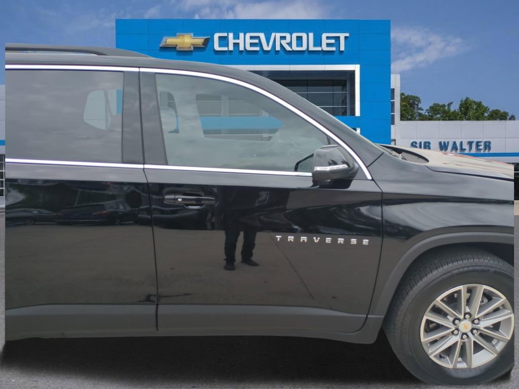 Used 2024 Chevrolet Traverse LT FWD image 34