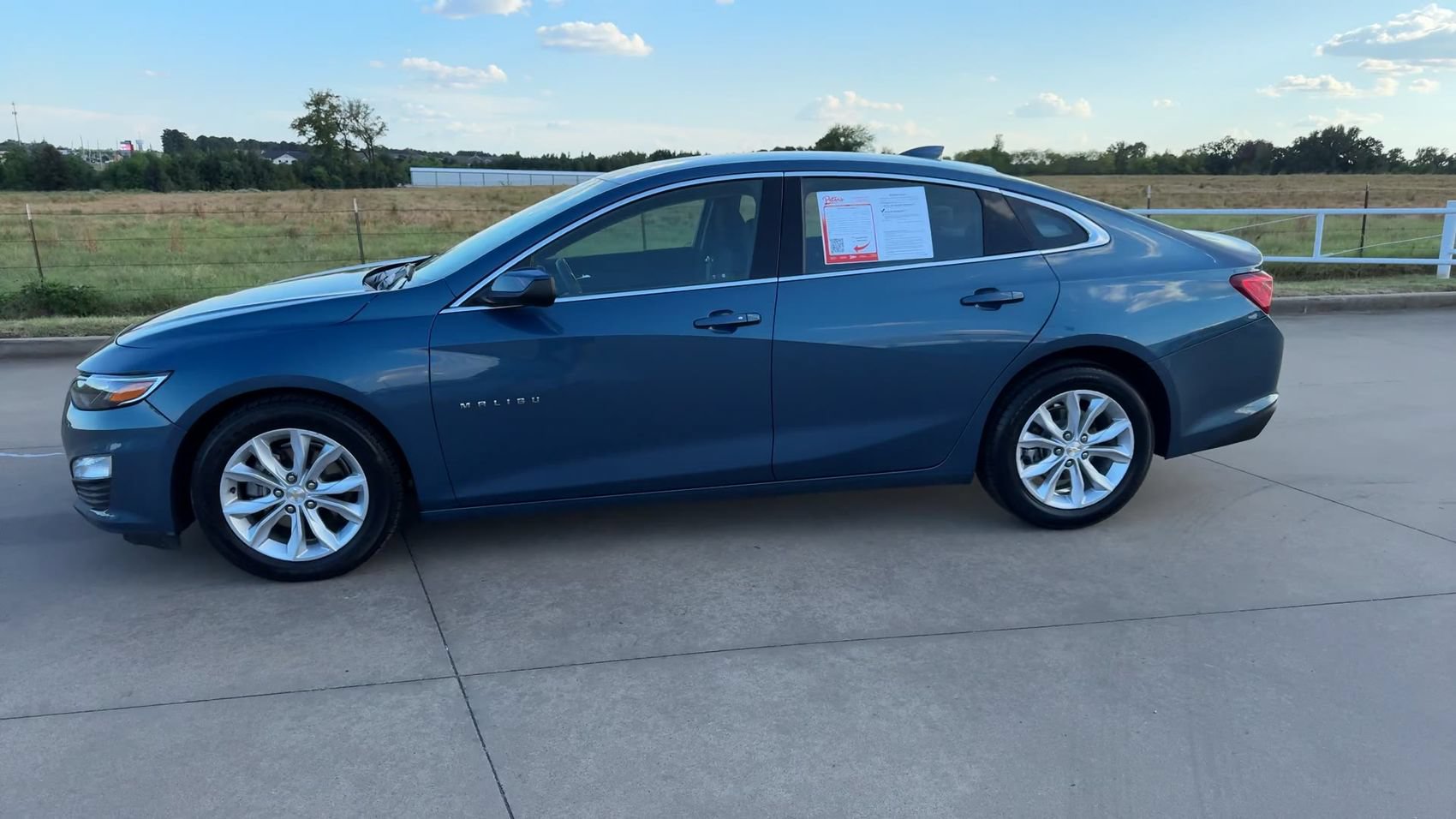 Used 2025 Chevrolet Malibu LT FWD image 6