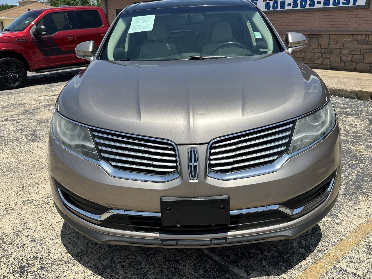 Used 2018 Lincoln MKX Select w/ Select Plus Package FWD image 3