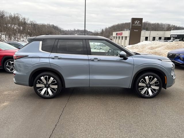 Used 2025 Mitsubishi Outlander SEL image 6