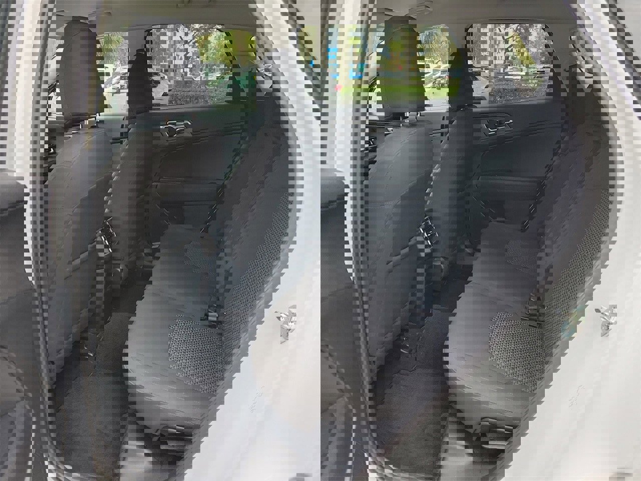 Used 2025 Kia Sportage LX image 9