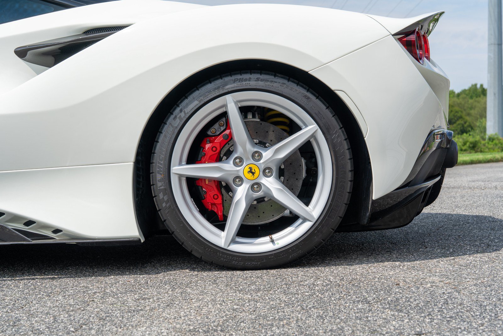 Used 2022 Ferrari F8 Tributo RWD image 10
