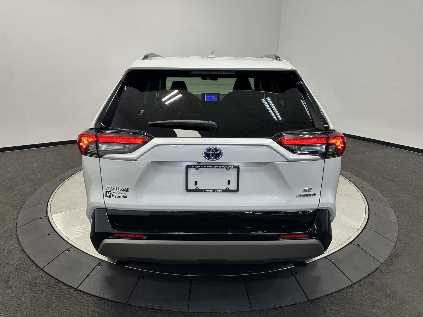 Used 2023 Toyota RAV4 SE w/ Convenience Package AWD/4WD image 6