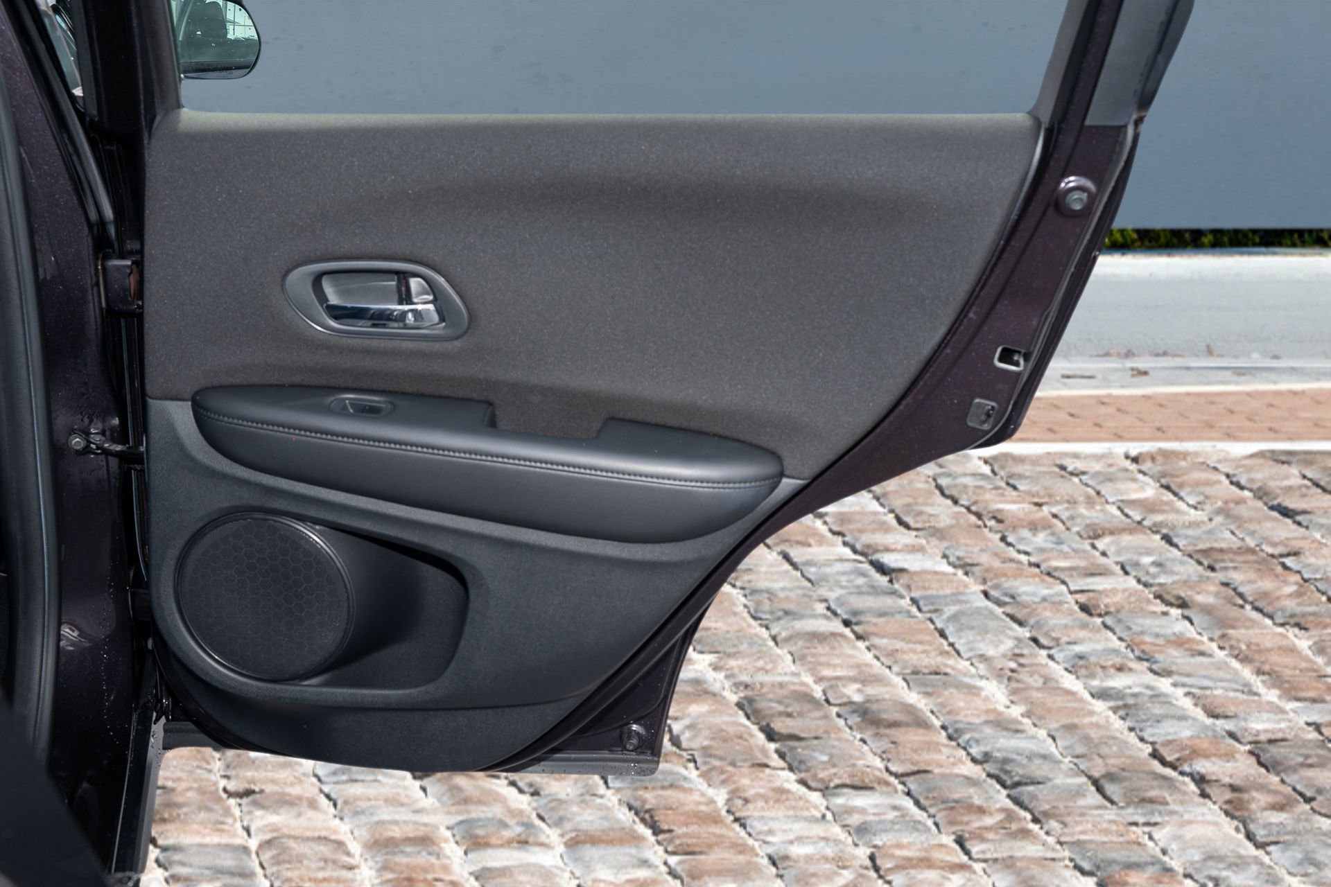 Used 2016 Honda HR-V LX image 13