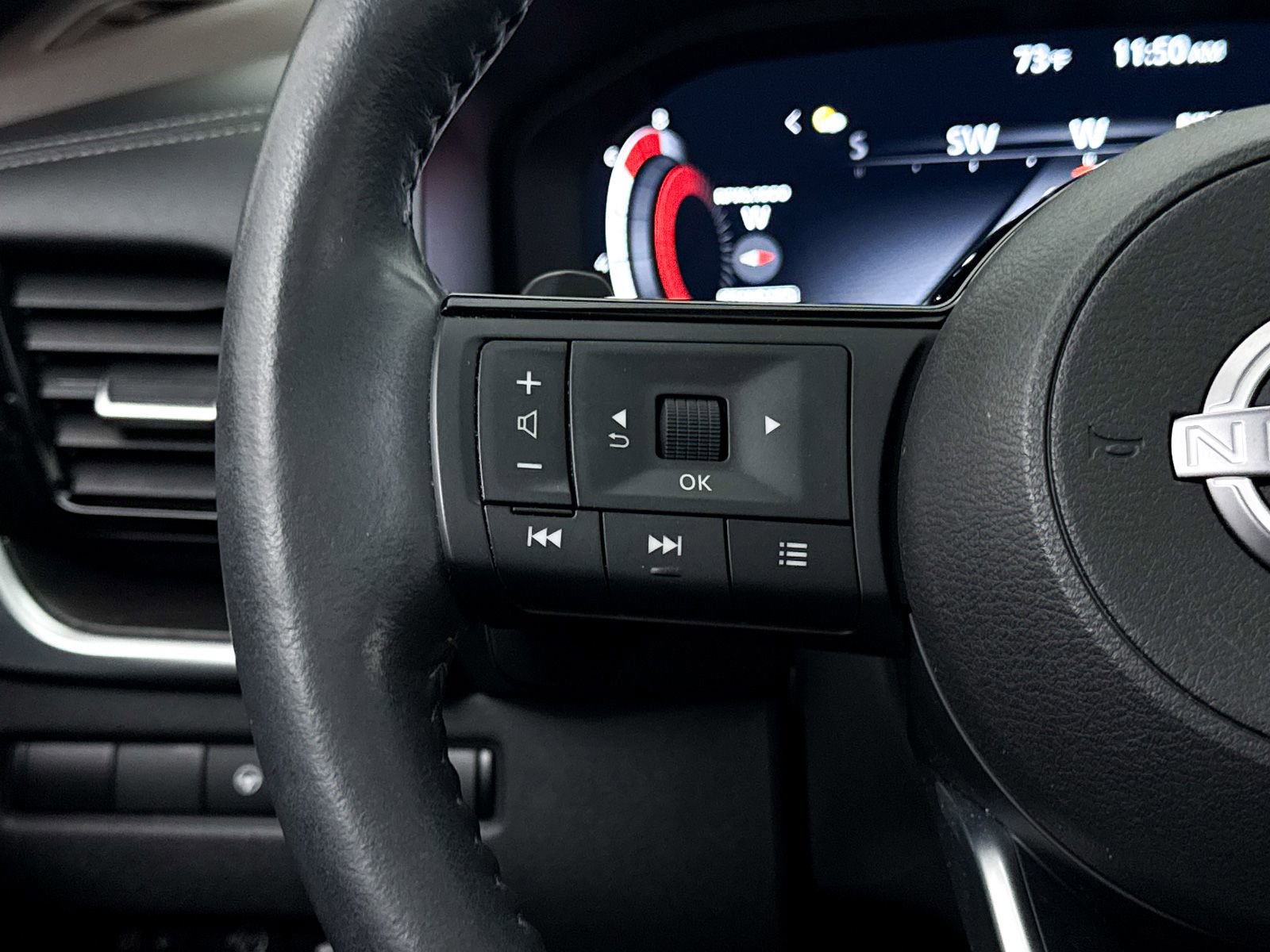 Used 2023 Nissan Rogue Platinum w/ Platinum Premium Package image 34