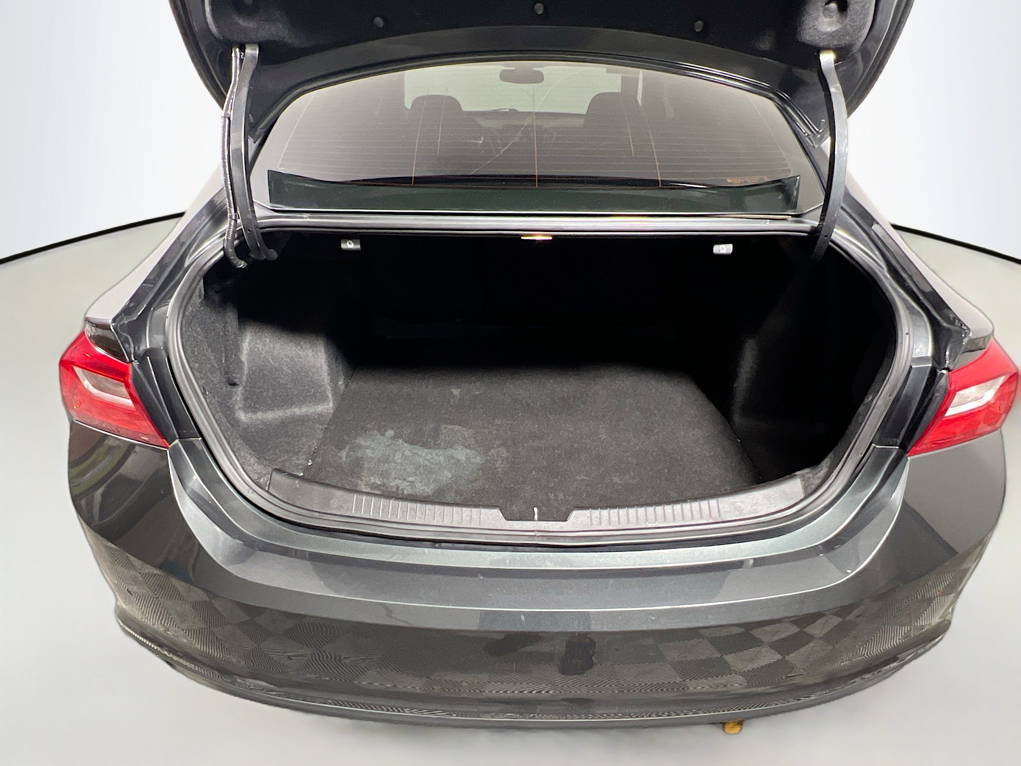 Used 2016 Chevrolet Malibu LT FWD image 34