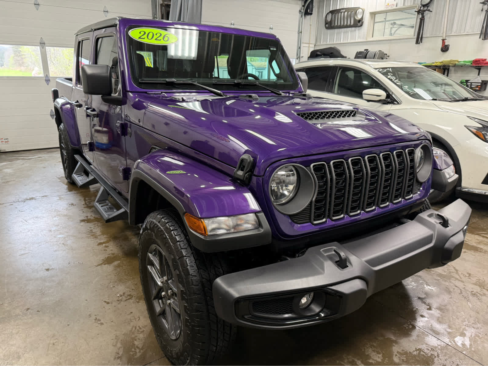 Used 2026 Jeep Gladiator Sport AWD/4WD image 3